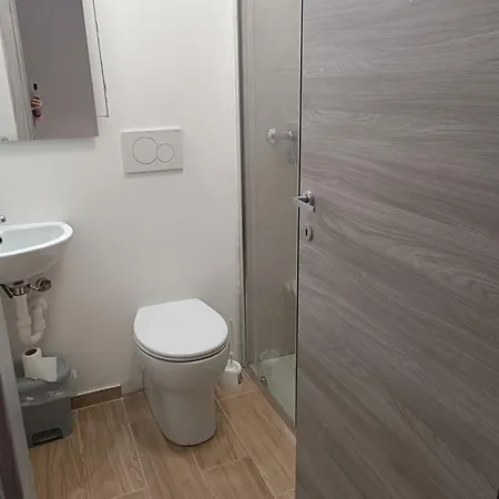 Belvedere Affitta Camere Con Bagno Privato Verona Exterior photo